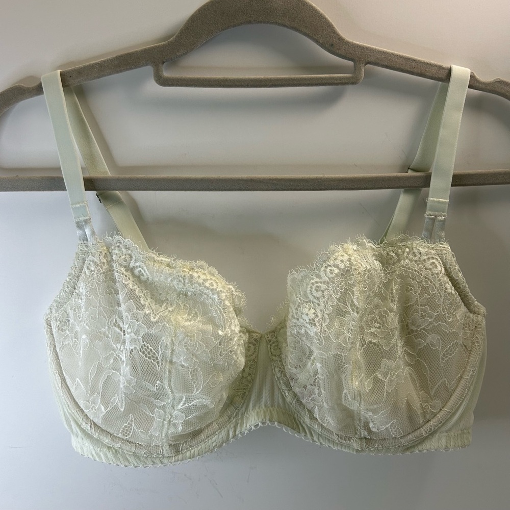 Dobreva Cream Feminine Lace Adjustable Strap Bra 38D